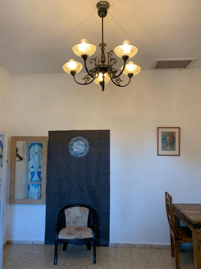 בית האבן העתיק מ-1885 עם מגונית פרטית בחצר Rosh Pinna Exteriör bild